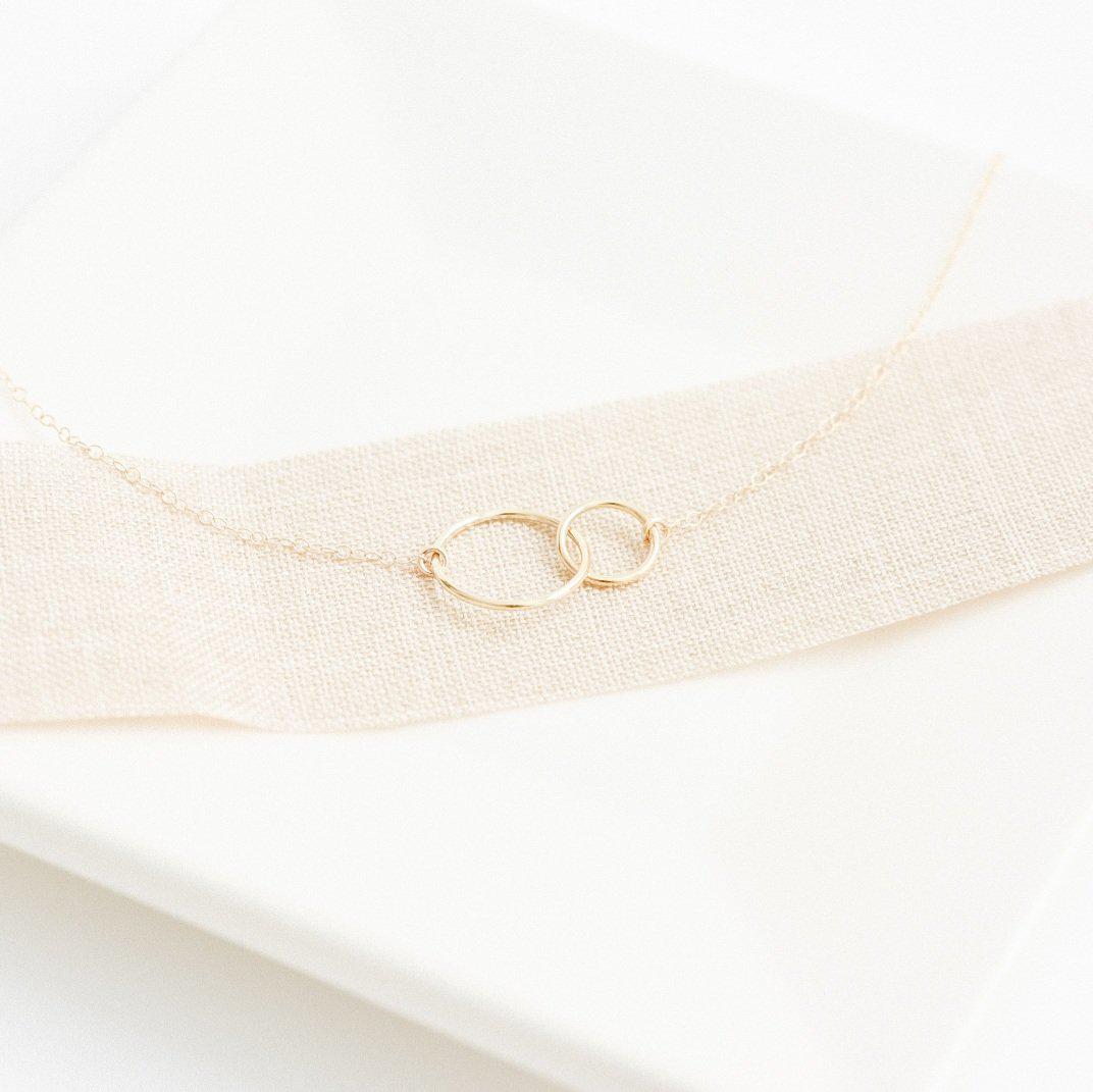 Gold Interlocking Ring Necklace-necklace-January Eleven