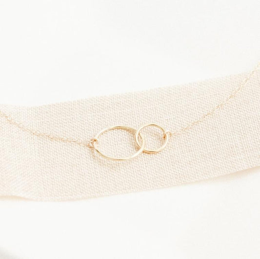 Gold Interlocking Ring Necklace-necklace-January Eleven