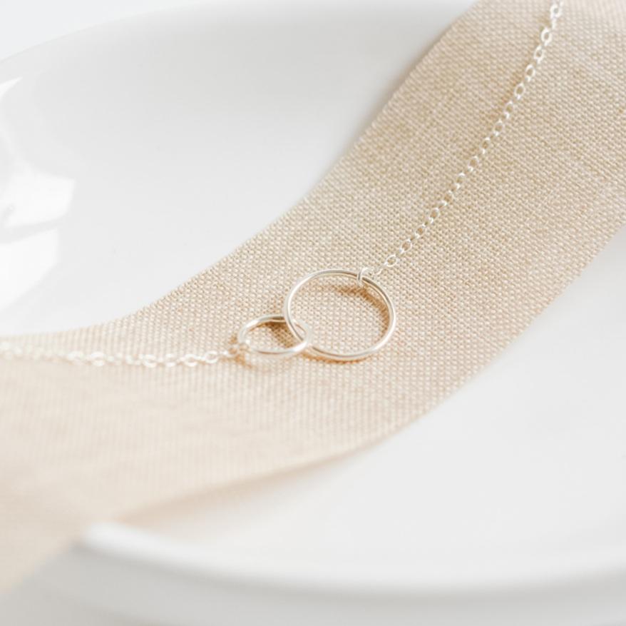 Sterling Silver Interlocking Circle Necklace-necklace-January Eleven